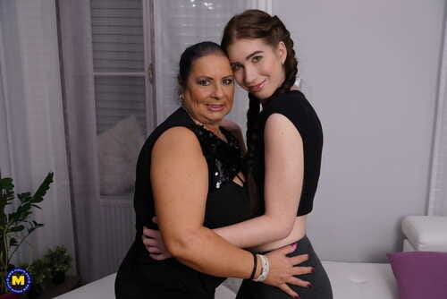 Chubby housewife with massive boobs dominates pretty lesbian teen