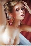 piękna босоногая blondynka Jennifer Mackay tracenie seksowna bielizna pozowanie nago