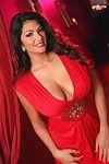 впервые в pinupfiles, Эмбер камписи показывает нам ее большие, красивые мамбу в lowcut сексуальная грудастая показывая красное платье!