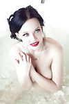 Centerfold hotty Anie shows off her European arse in a baths