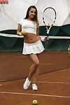 ยุโรป lass amirah adara ยงแต่โอ้อวด pornstar หญิงคนหนังสือเดินทางและก้นบนเทนนิสขึ้นศาล