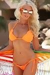 czas basen w Arizonie, Demi dantric dostaje wygodne i bawić się z nią szklane dildo.