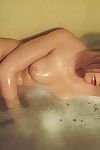fée aux cheveux copine achats humide dans la baignoire