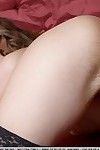 slanke baby starlet in ebony nylons kristel maakt bekend haar borstelige heiden