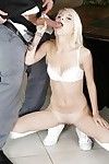 vị thành niên Vàng tóc pornstar Piper Perri đưa trong thằng nước Nạp trên cô ấy đầu gối