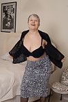 britse mammoet-breasted gegroeid dame aan de vervelende