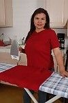 dorosła Patti odgrywa z jej ogromne obwisłe cycki, w kuchni