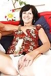madura feminina-no-feminino mamacitas em nylons use o lunge chicote e brinquedos como a masturbação aids